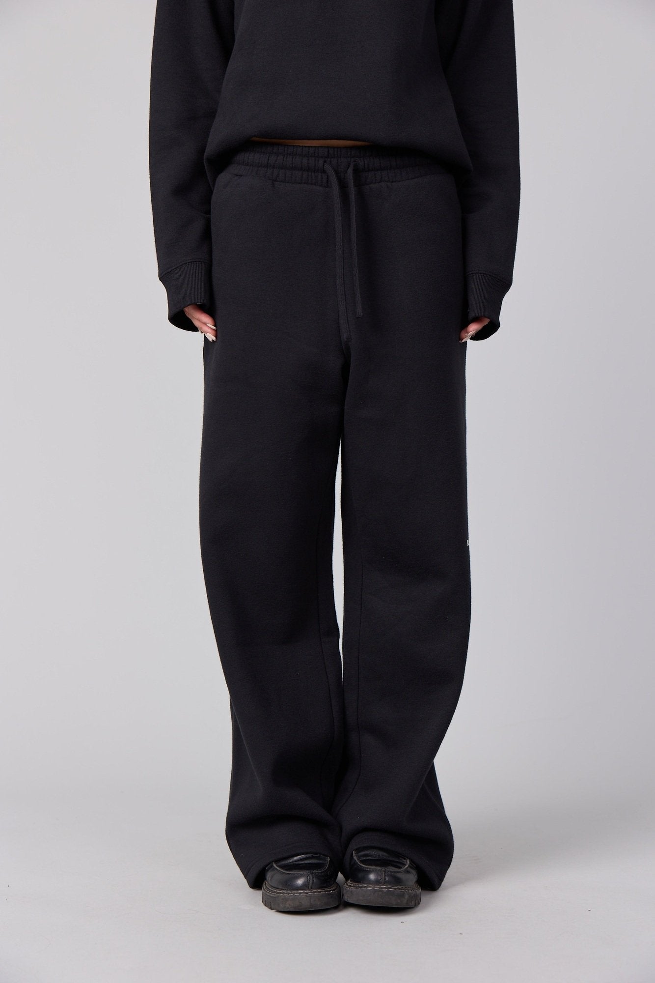 11BASECAMP STRAIGHT SWEAT PANT hover