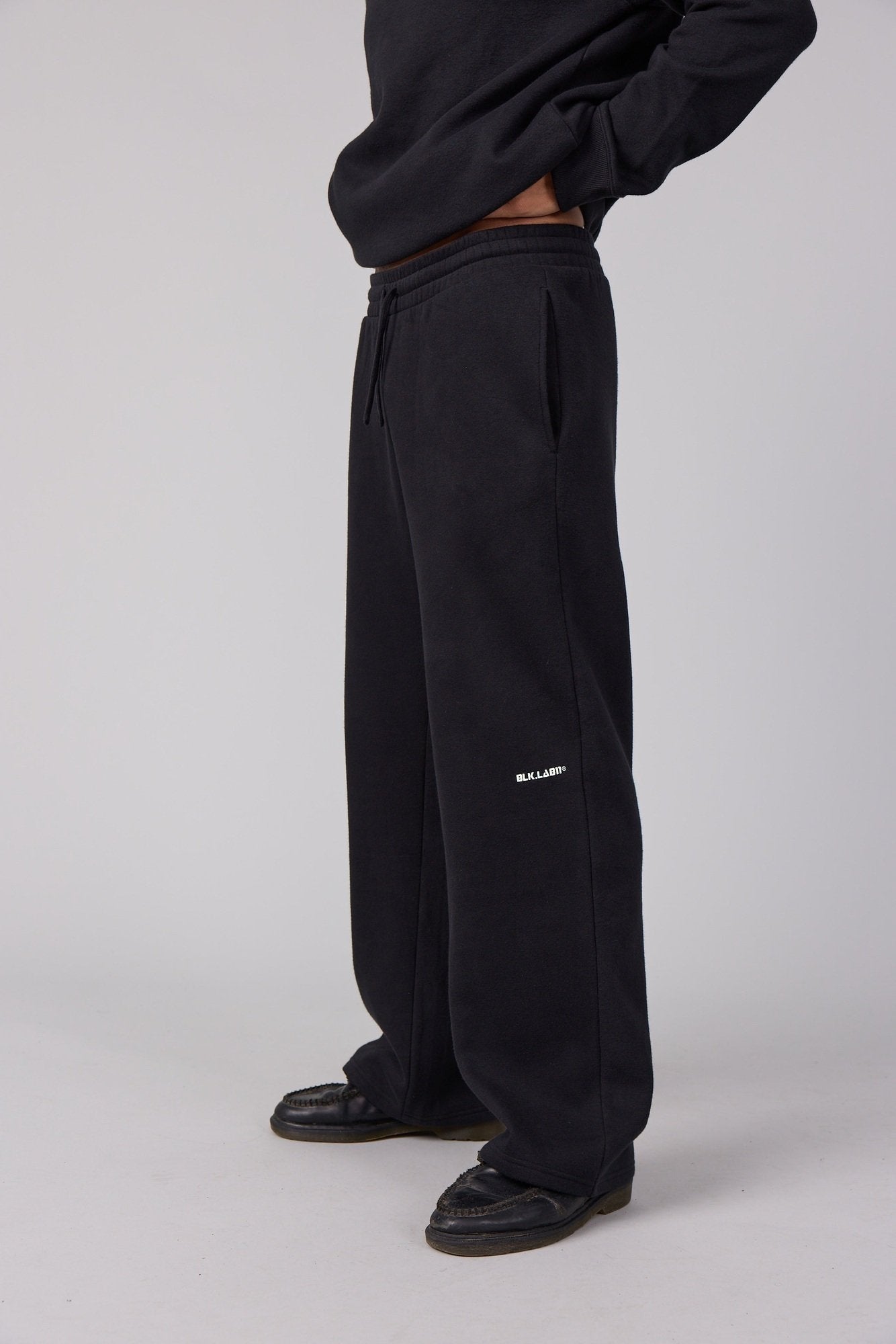 11BASECAMP STRAIGHT SWEAT PANT