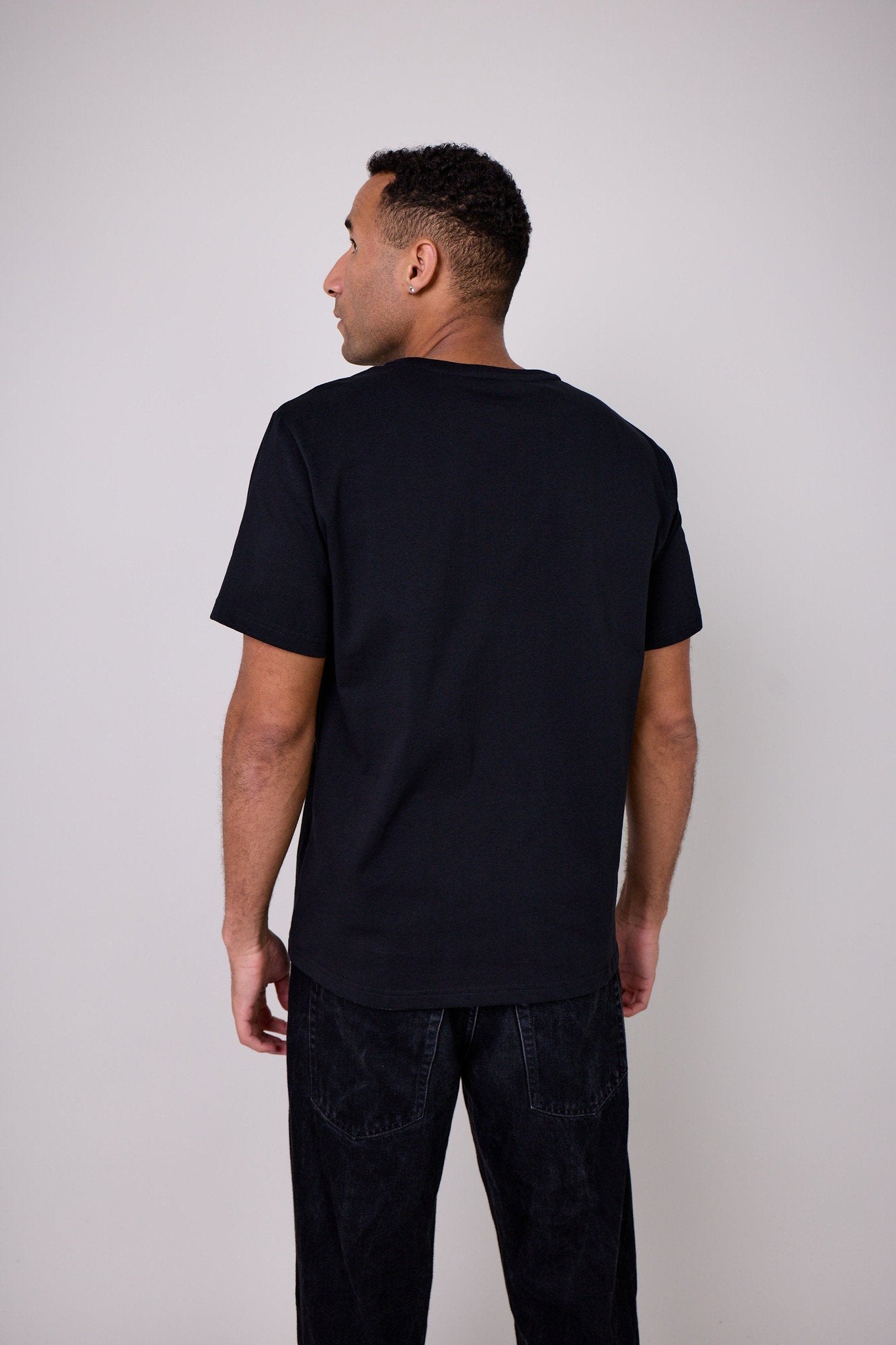 11BASECAMP TEE