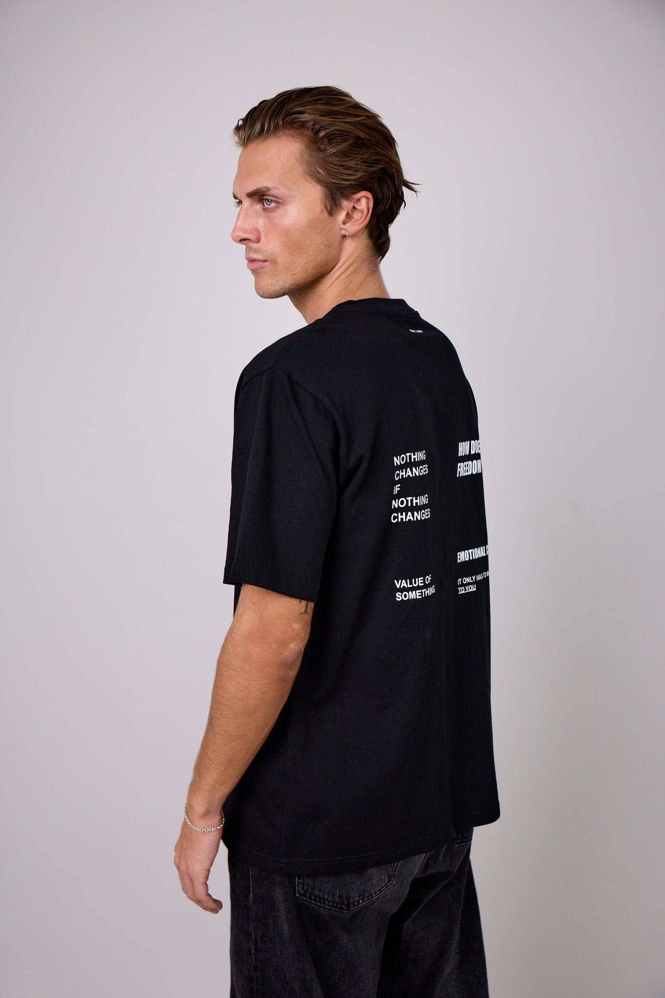 11REFLECT BOX TEE #1