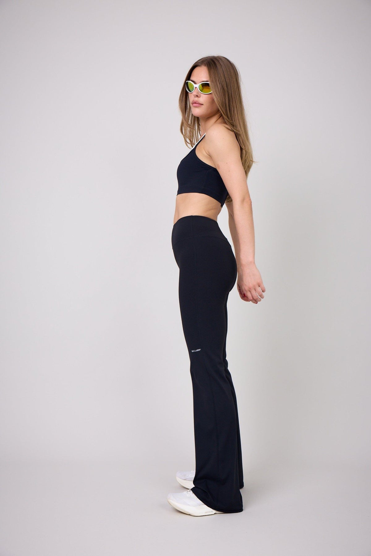 11GROUNDING FLARED PANT