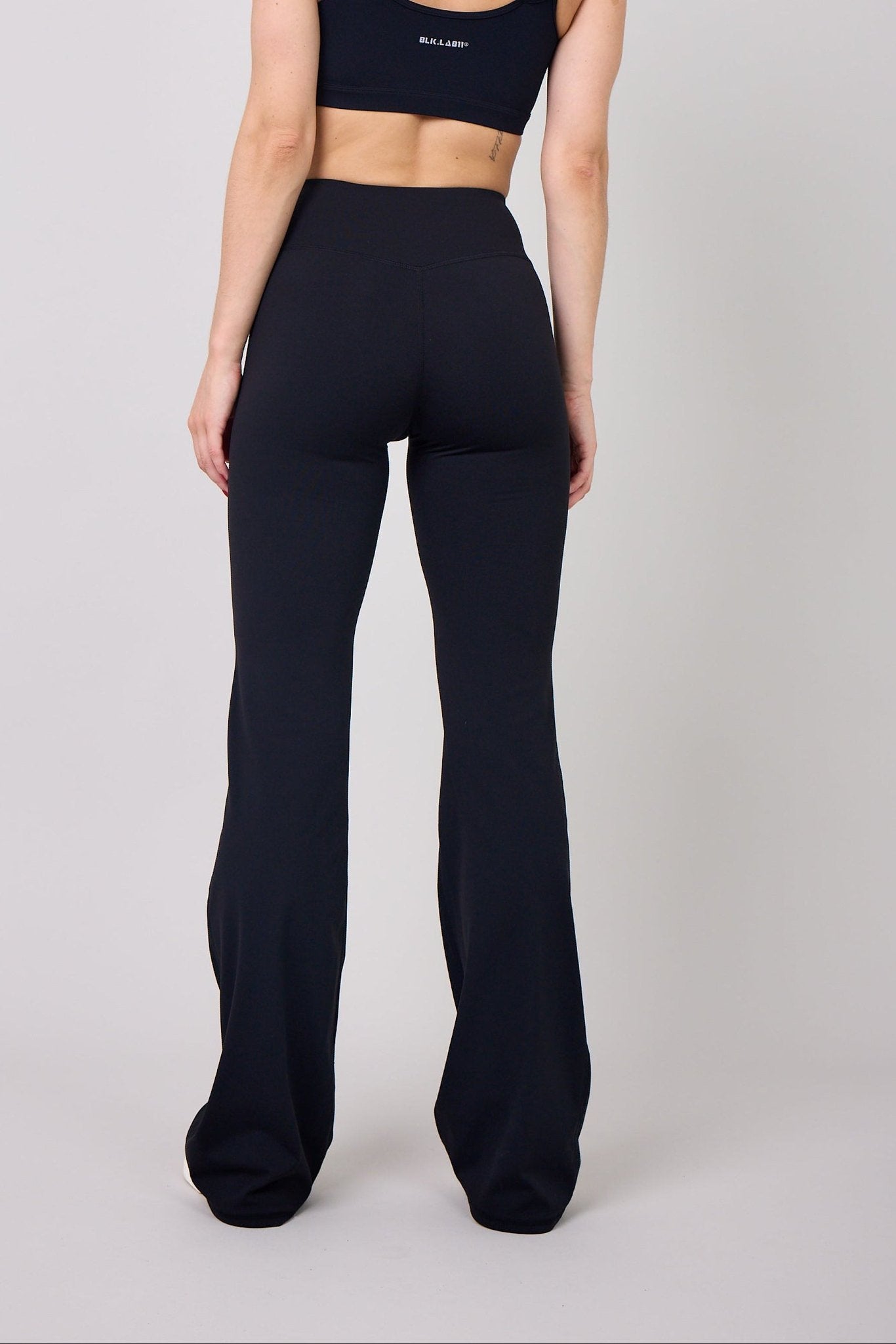 11GROUNDING FLARED PANT