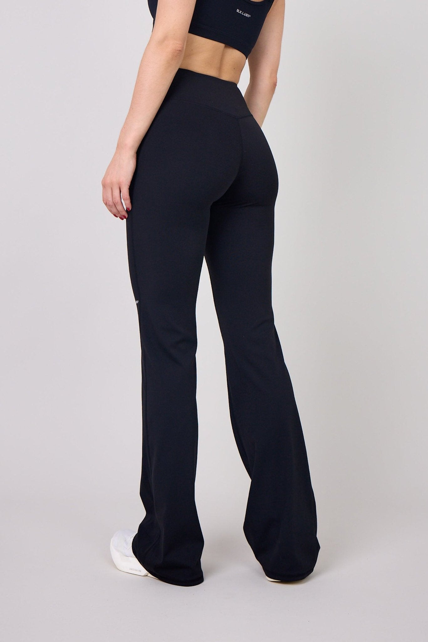11GROUNDING FLARED PANT